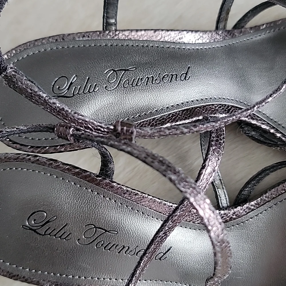 Lulu Townsend Heels Size 6M - Picture 7 of 7